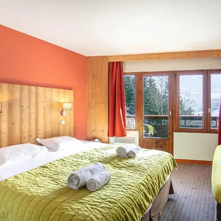 Отель Hotel Les Menuires Les Bruyeres Les Menuires